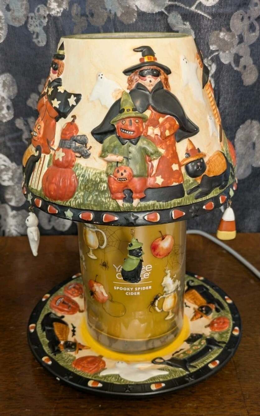 Rare 2005 Yankee Candle Teresa Kogut Halloween Shade/Plate Set Glow In Dark